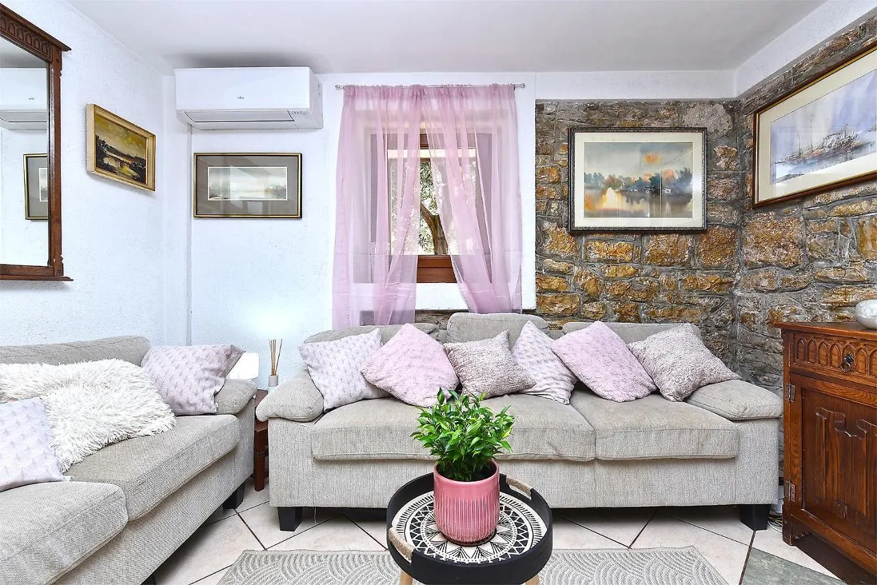 Holiday home House Stinjan 2148 Villa Pula